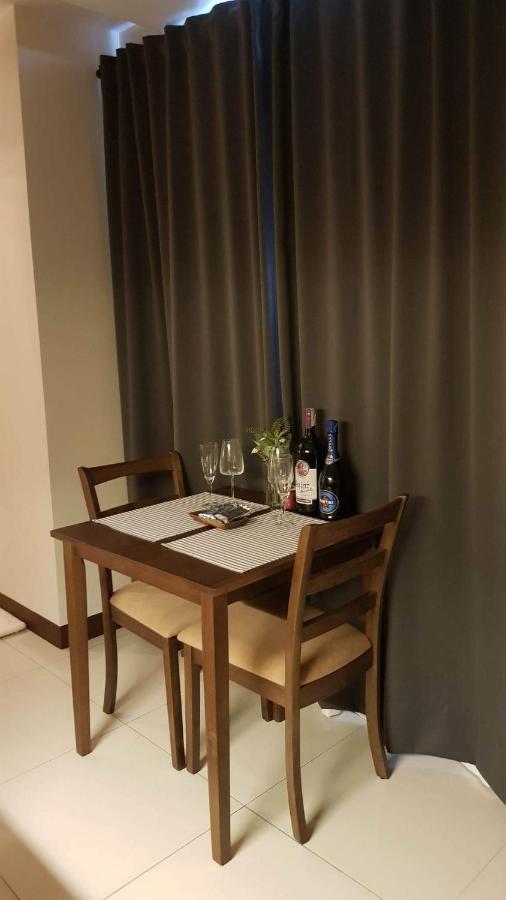 101 Newport Blvd C2 4F By Rechelle Nunag Pasay Luaran gambar