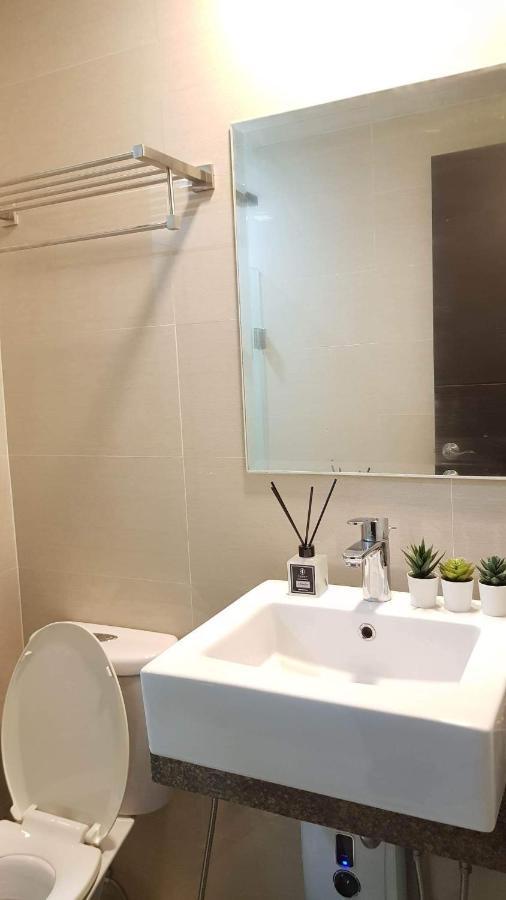 101 Newport Blvd C2 4F By Rechelle Nunag Pasay Luaran gambar