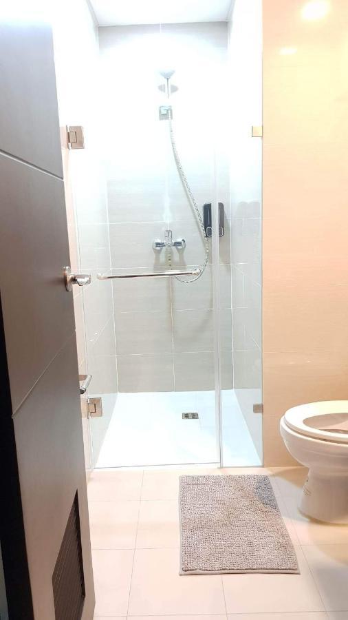 101 Newport Blvd C2 4F By Rechelle Nunag Pasay Luaran gambar